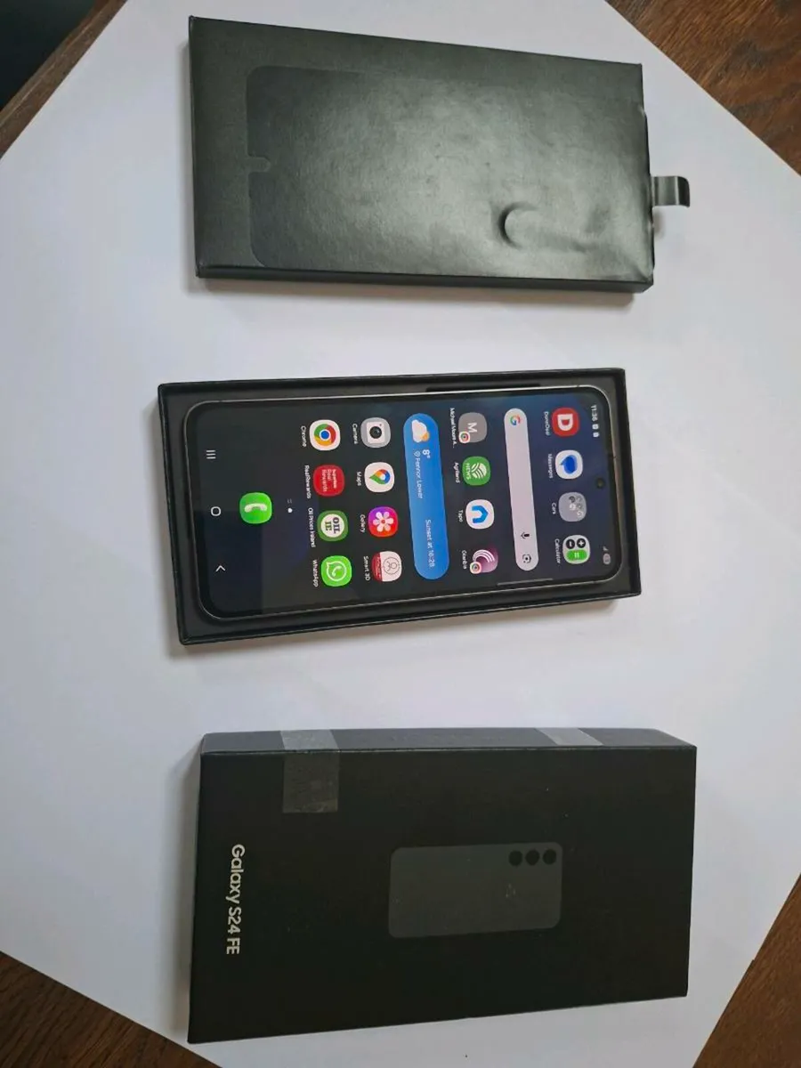 Samsung Galaxy S24FE - Image 3