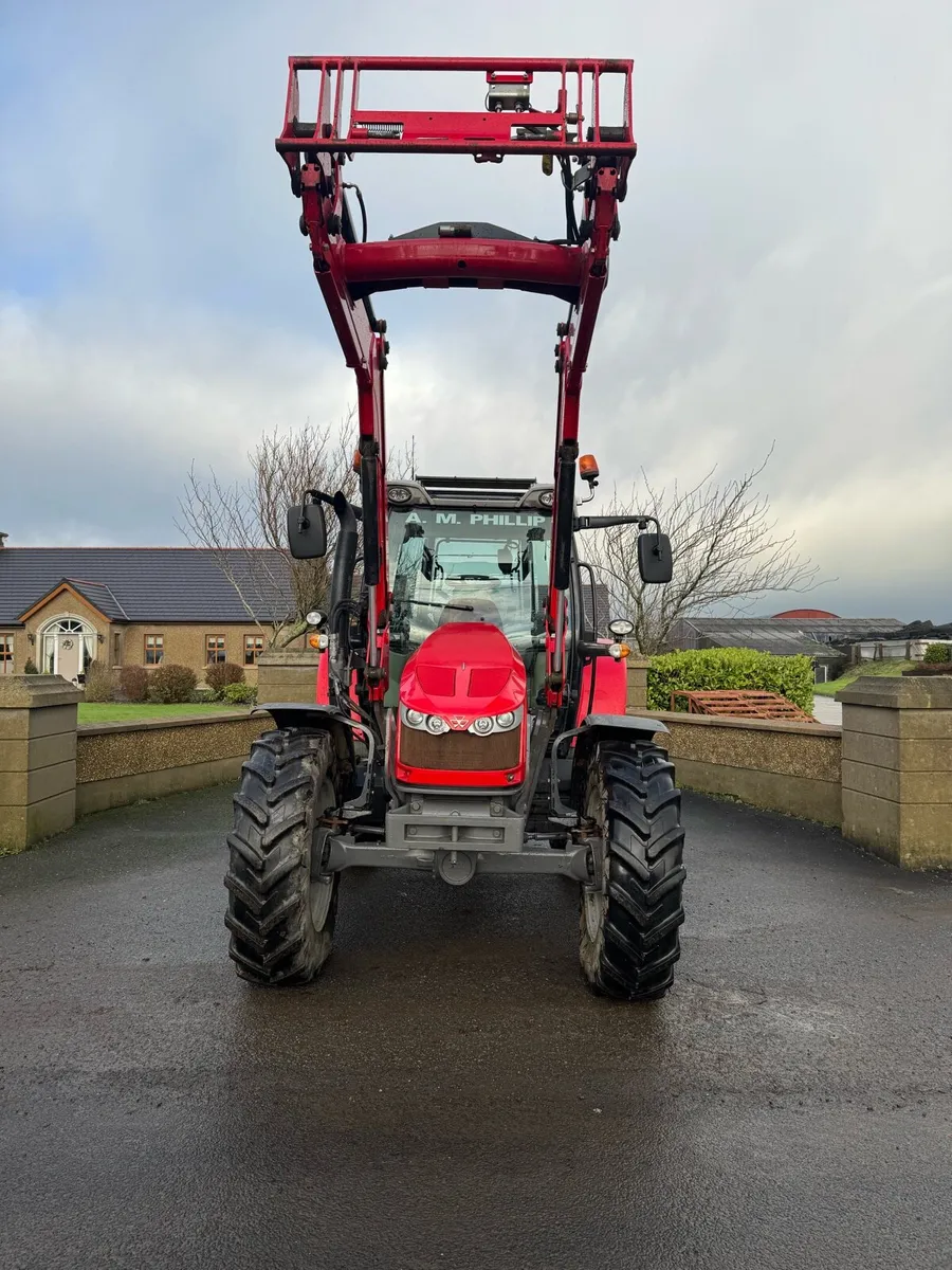 Massey 5610 & loader - Image 2