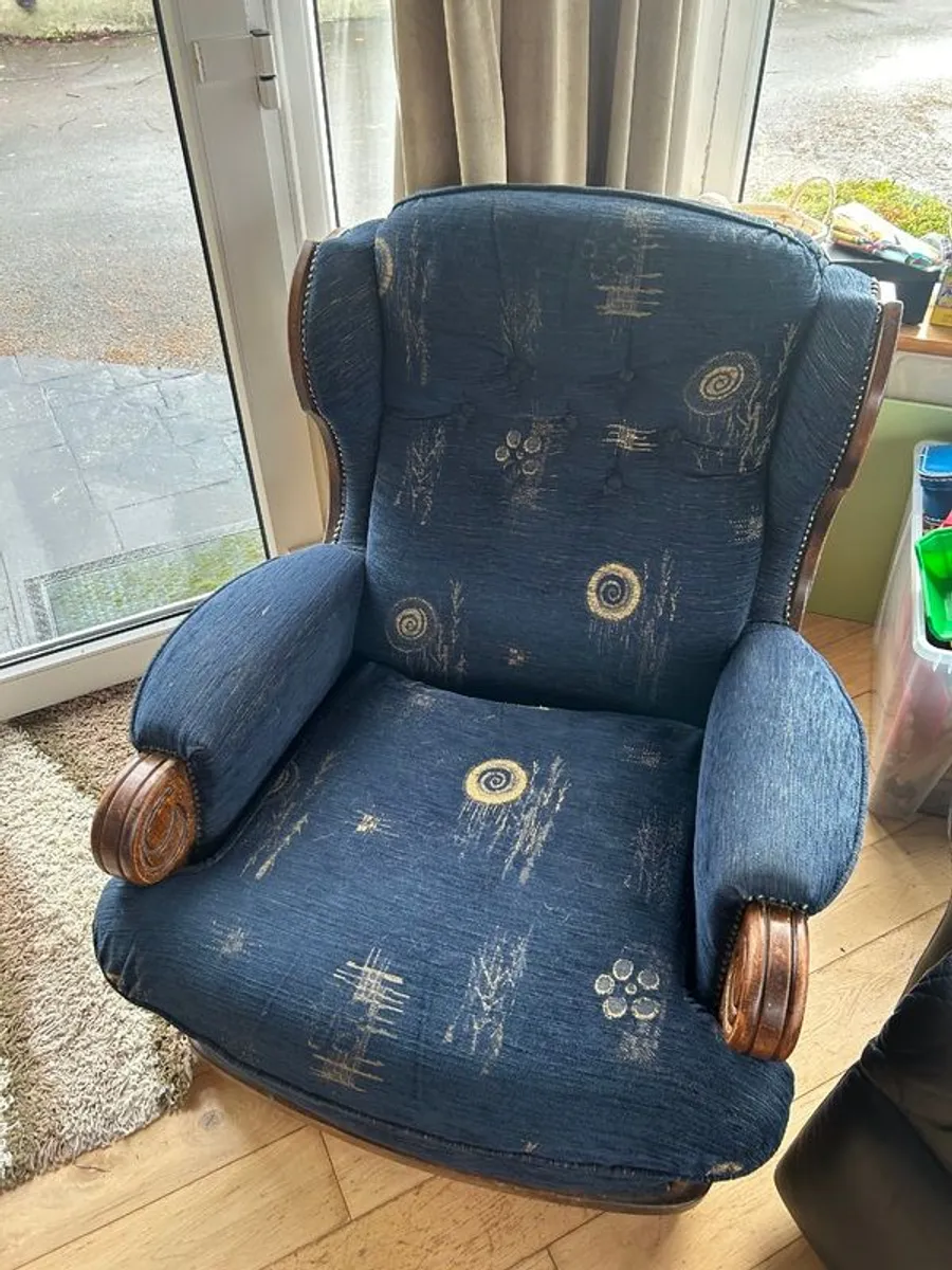 Free Chairs - Image 2