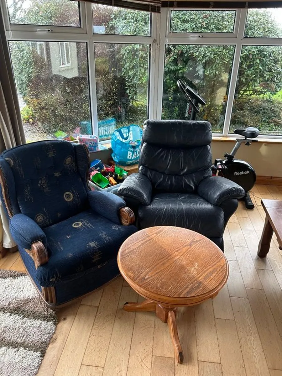 Free Chairs - Image 4