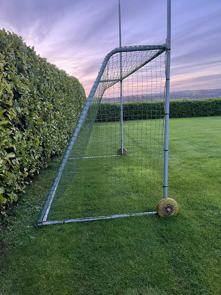 Goal posts on wheels - Image 2