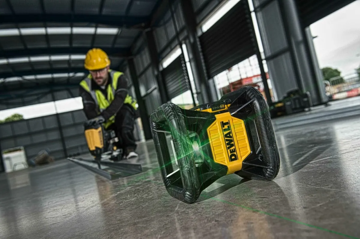 18V DeWALT Green Rotary Laser with Bluetooth - Image 4