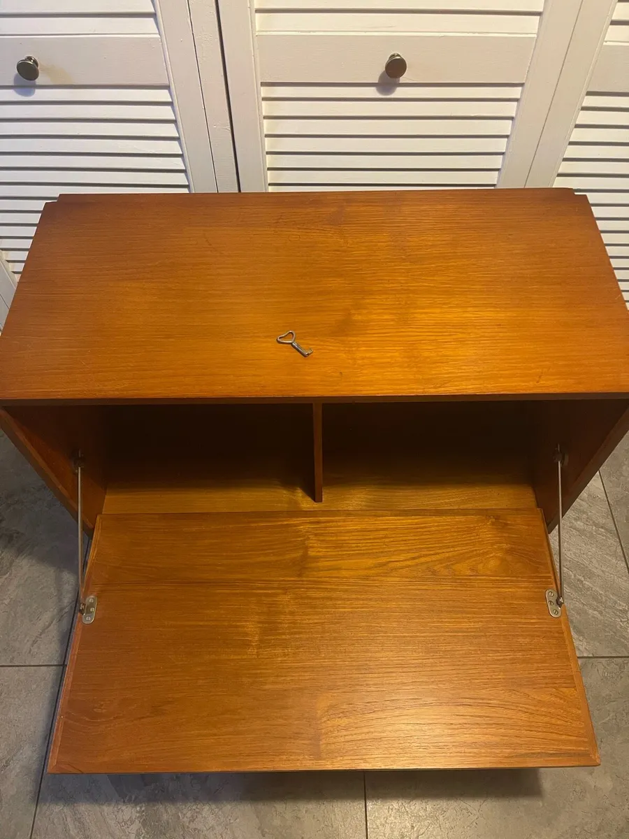 Mid century media chest - Image 3