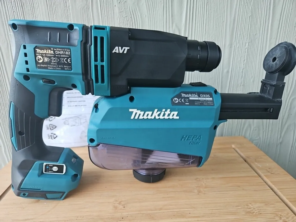 18V Makita SDS Drill + Dust Extractor kit - Image 2
