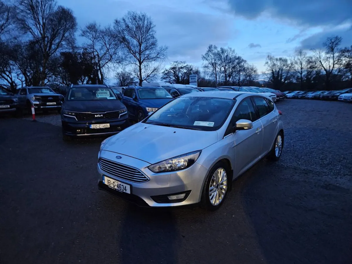 Ford Focus Zetec 5DR 1.5TD 95PS 6SPD 4DR - Image 2