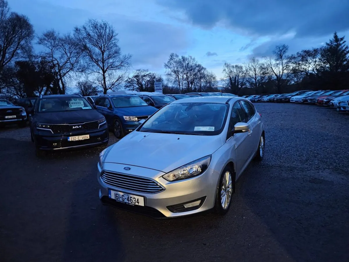 Ford Focus Zetec 5DR 1.5TD 95PS 6SPD 4DR - Image 3