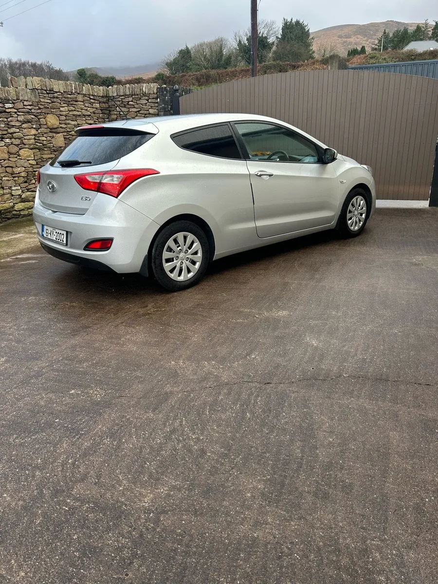 Hyundai i30 (commercial) - Image 3