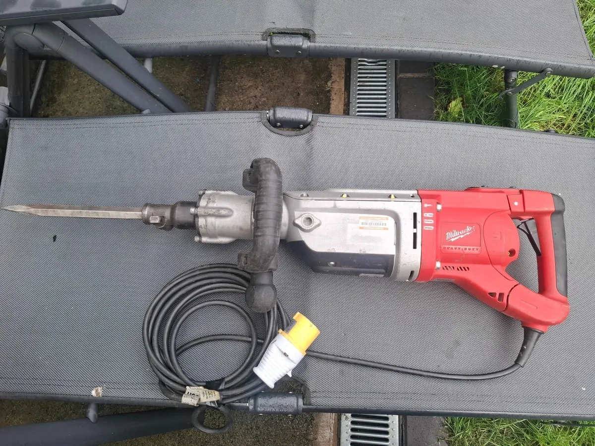 Milwaukee 900k demolition breaker 10kg - Image 1
