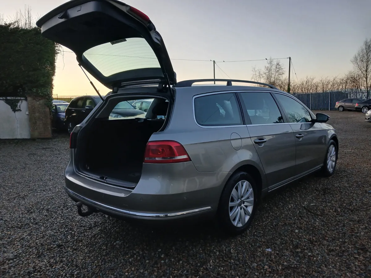 Mint Volkswagen Passat 2014 - Image 3