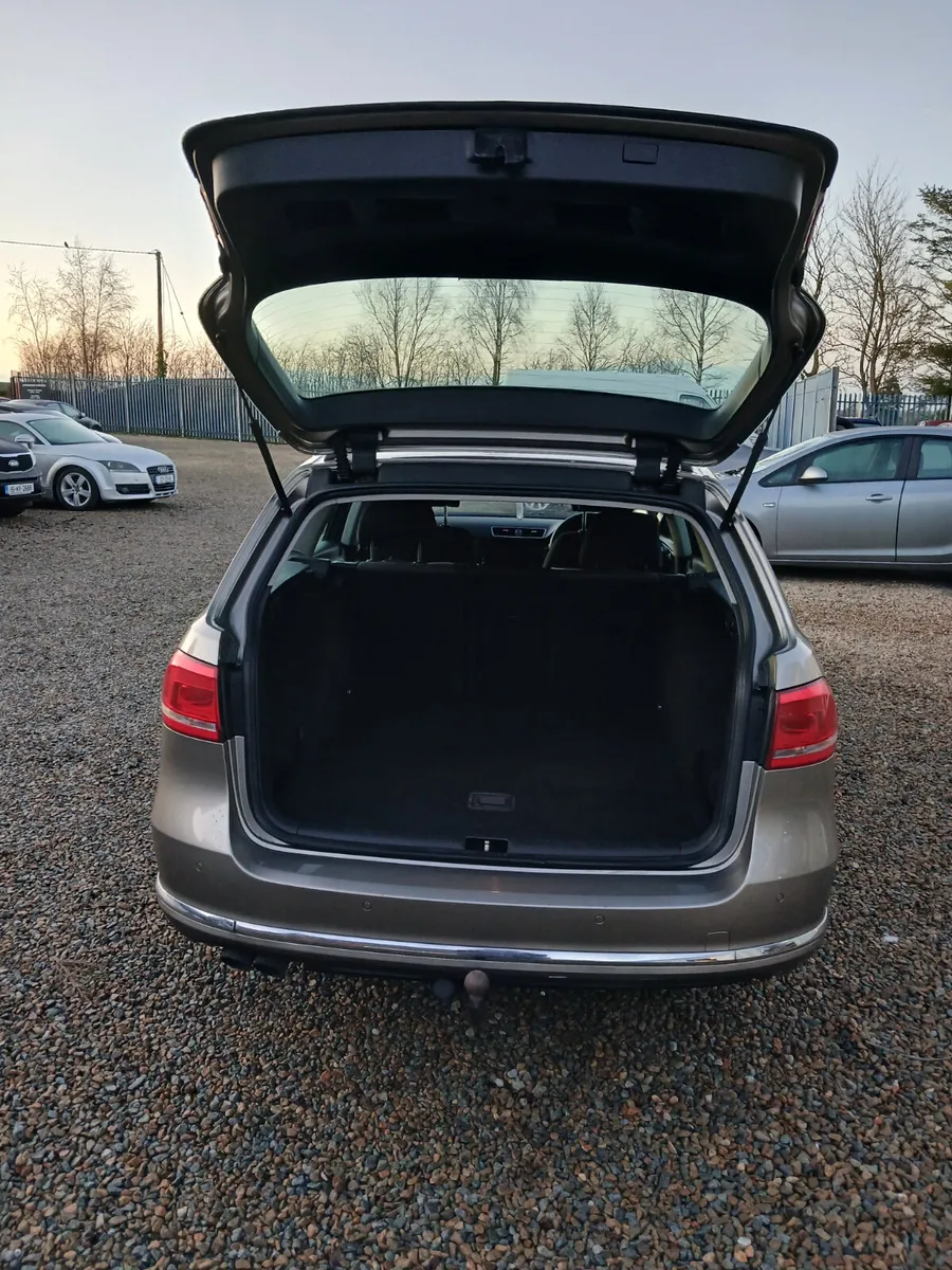 Mint Volkswagen Passat 2014 - Image 4