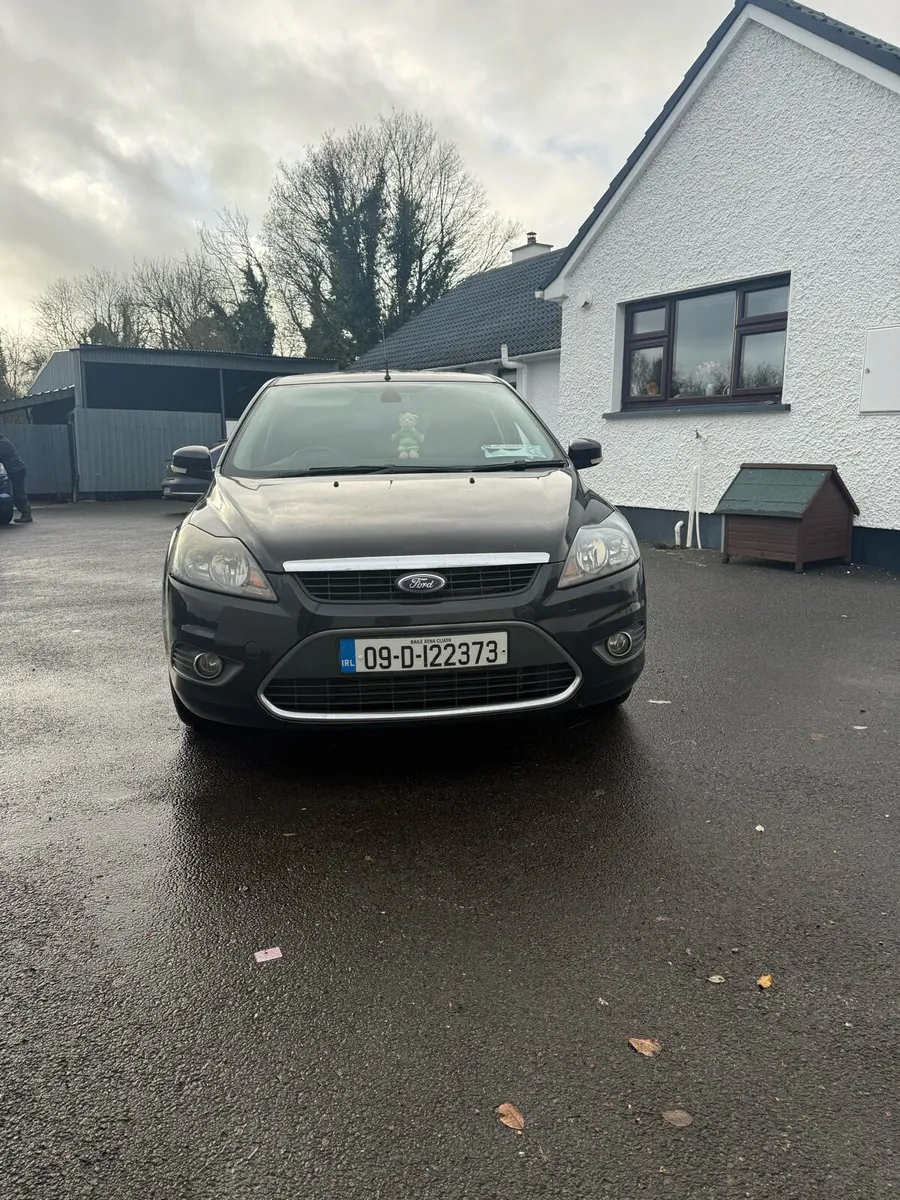 2009 Ford Focus Low Milage - Image 2