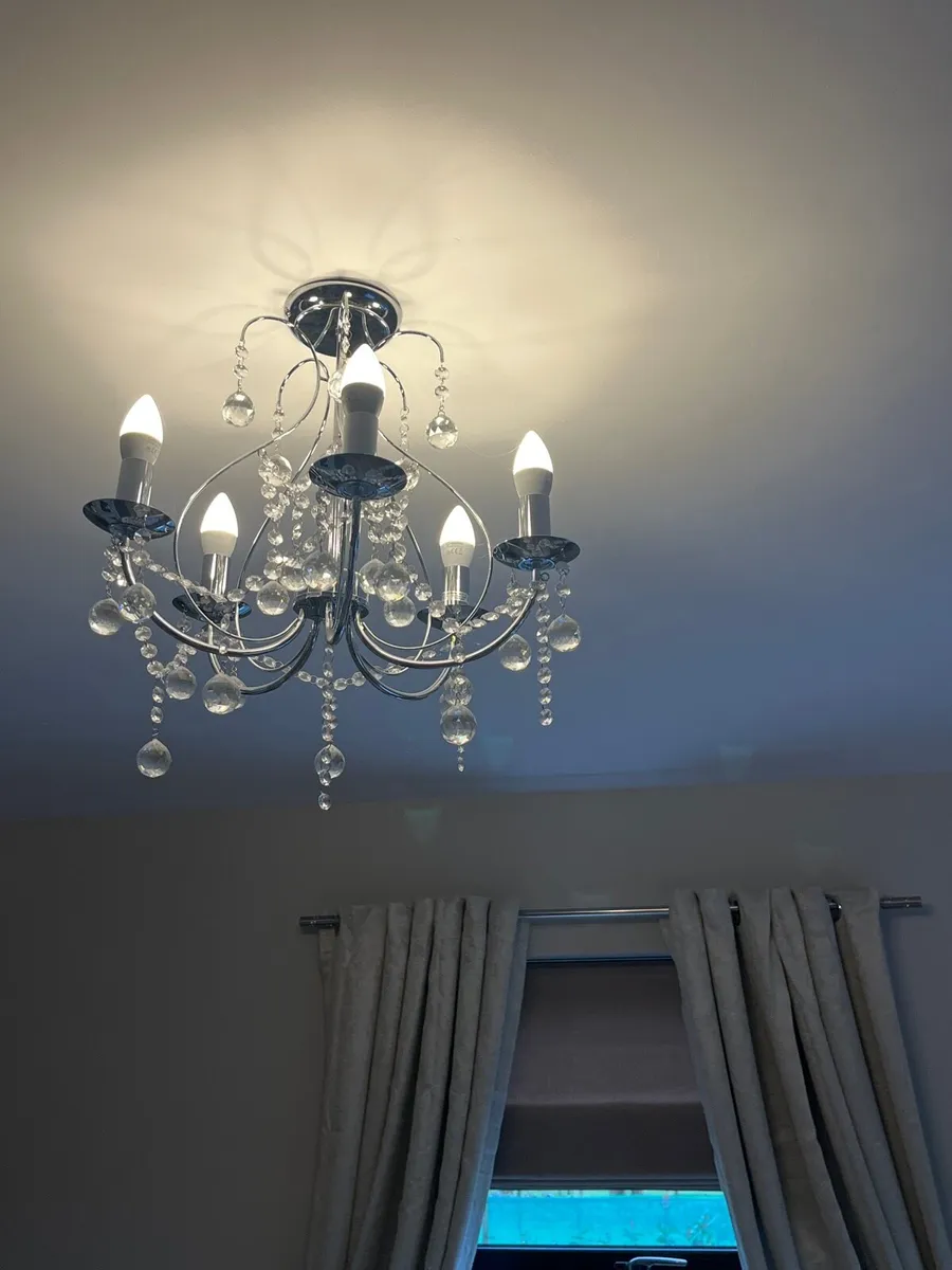 5light chandelier - Image 1