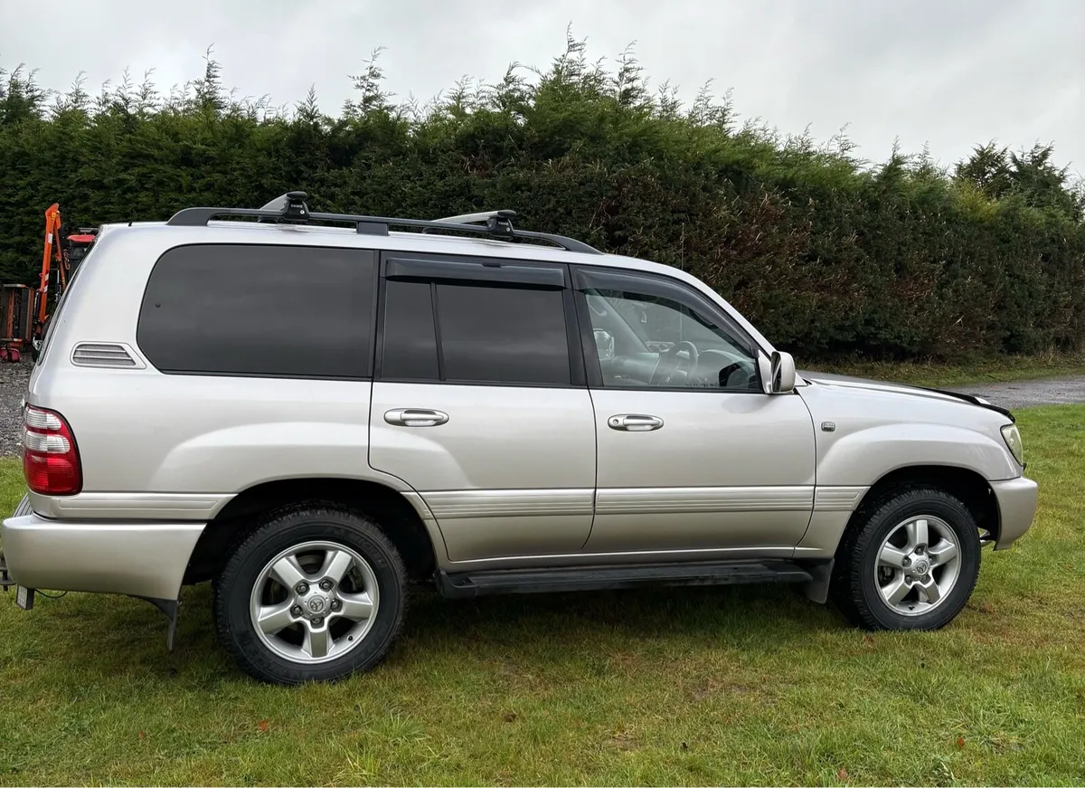 Toyota Land Cruiser Amazon - Image 3