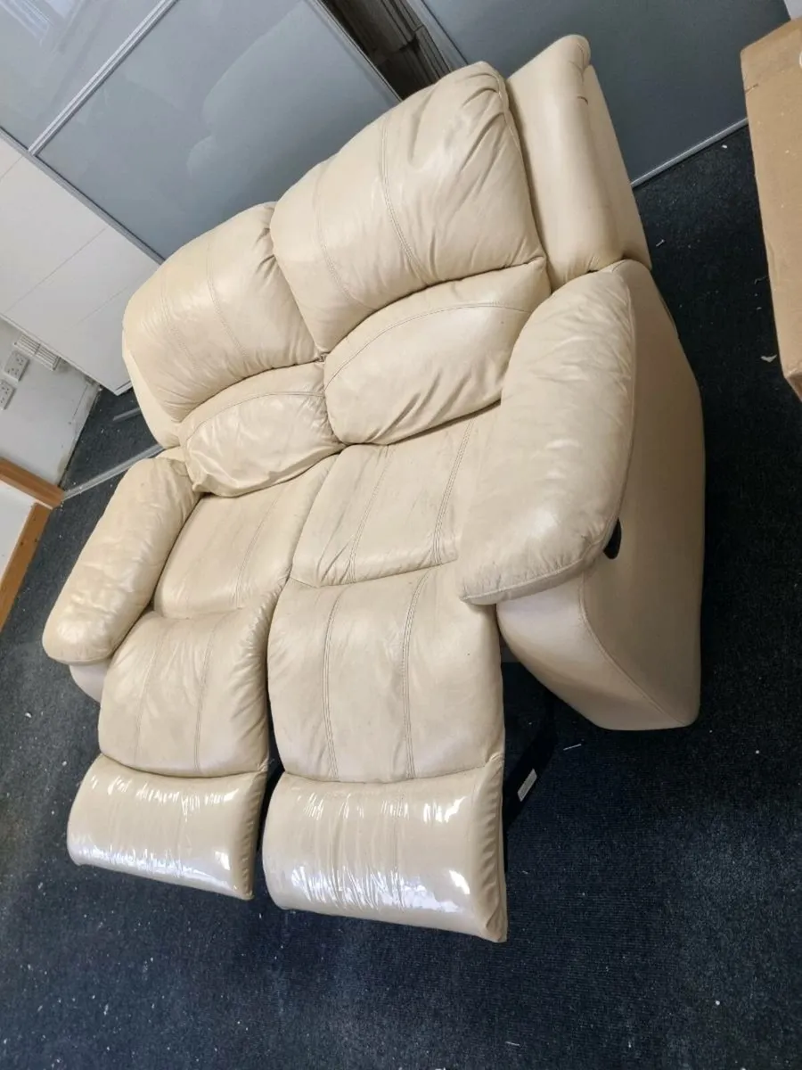 Leather recliner 2 seater couch - Image 3