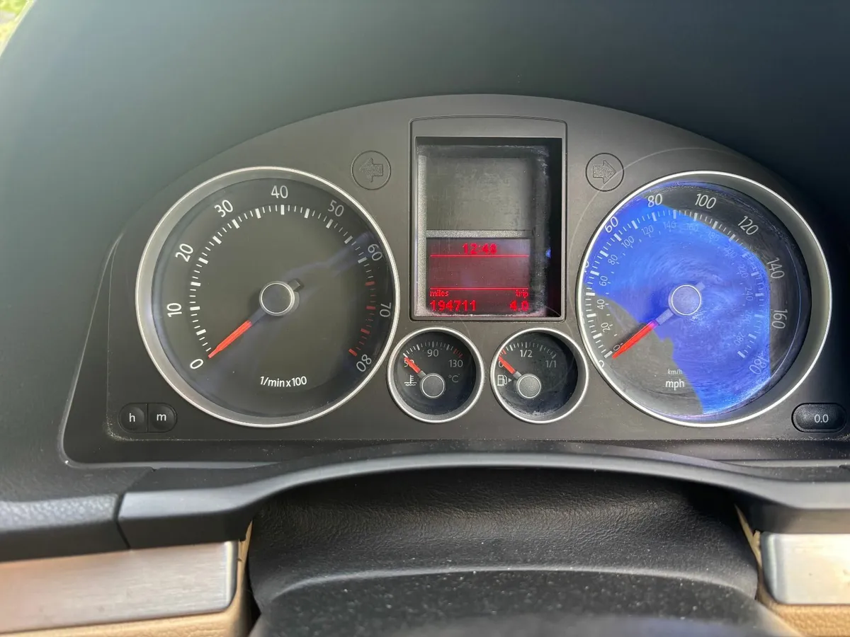 Volkswagen Golf 2005 - Image 2