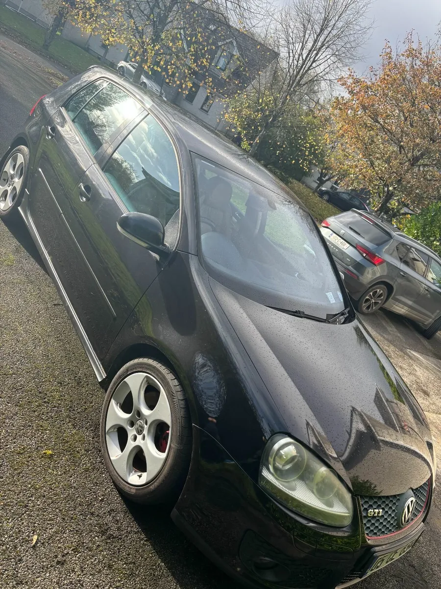 Volkswagen Golf 2005 - Image 1