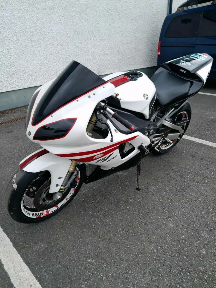 Yamaha R1 preinjection race bike track bike - Image 4