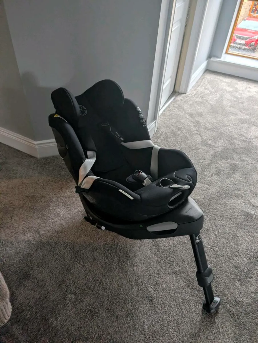 Cybex Sirona Gi i-Size 360 Car Seat iso fix - Image 1