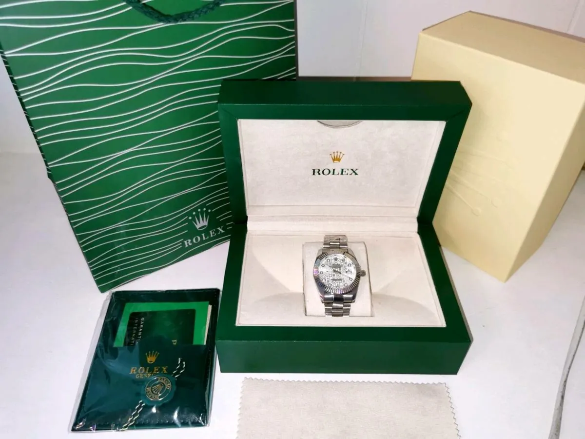 Unisex watch - Image 1