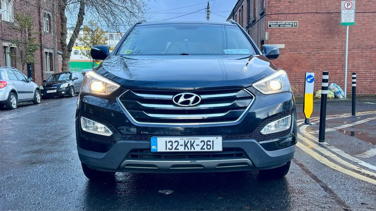 2013 Hyundai Santa Fe 4WD EXECUTIVE 7 Seats Diese - Image 3