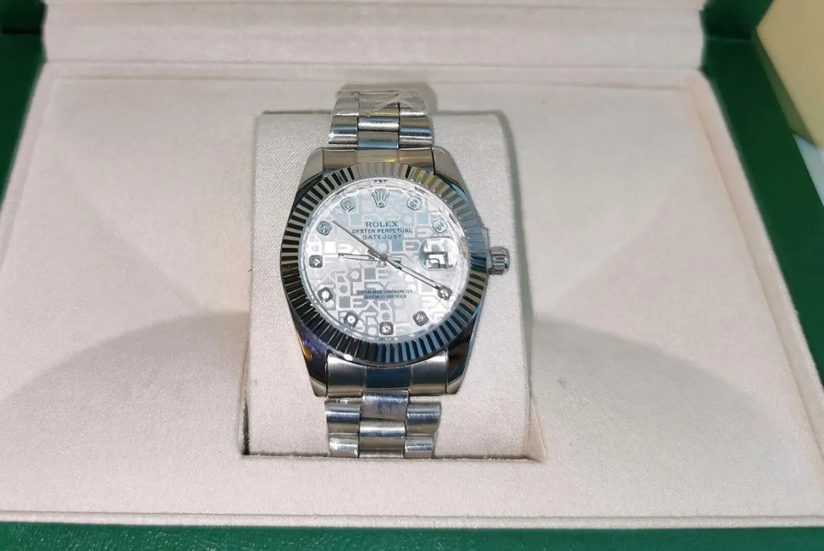 Unisex watch - Image 2