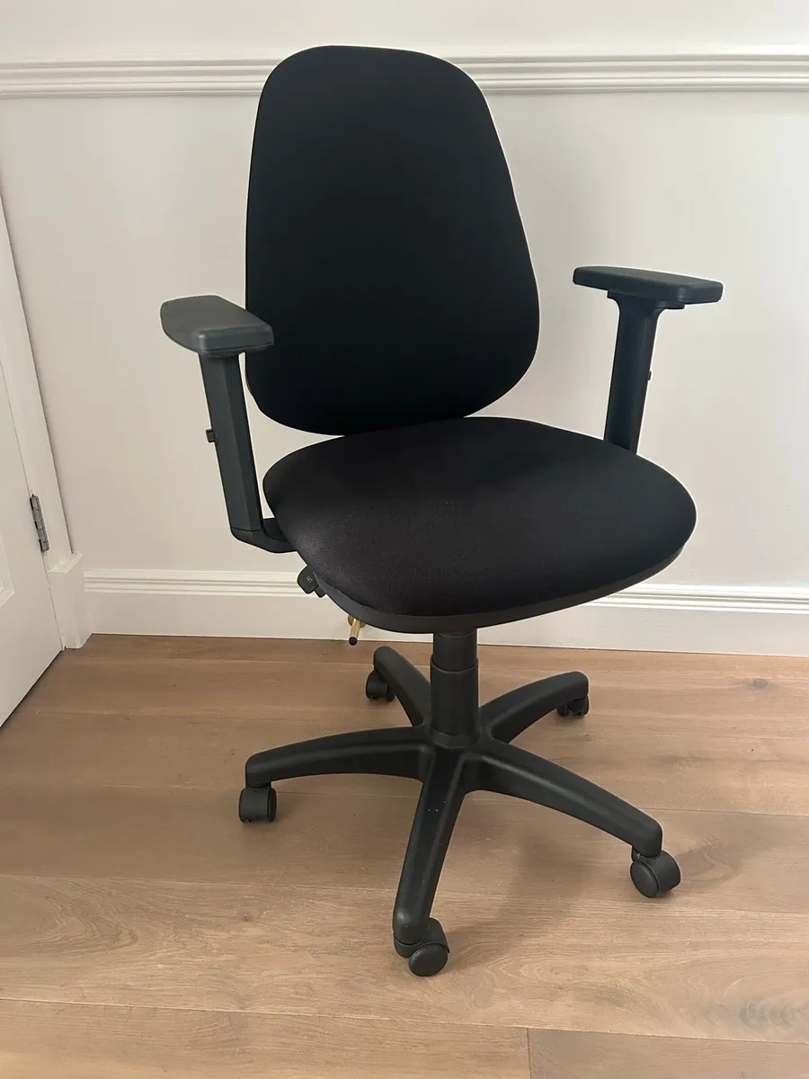 Ergonomic Office Chair - adjustable & comfortable