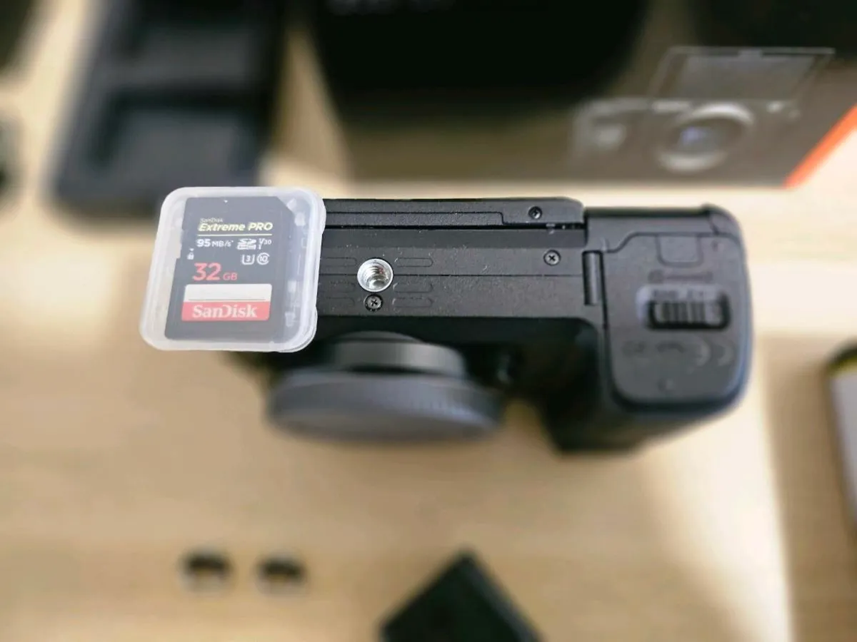 SONY a6400 Camera plus Kit - Image 3