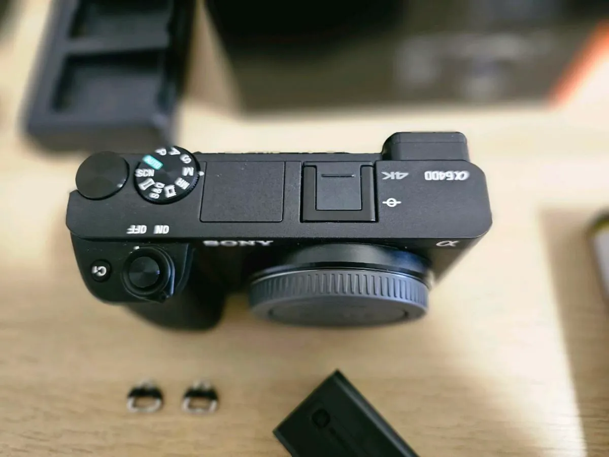 SONY a6400 Camera plus Kit - Image 4