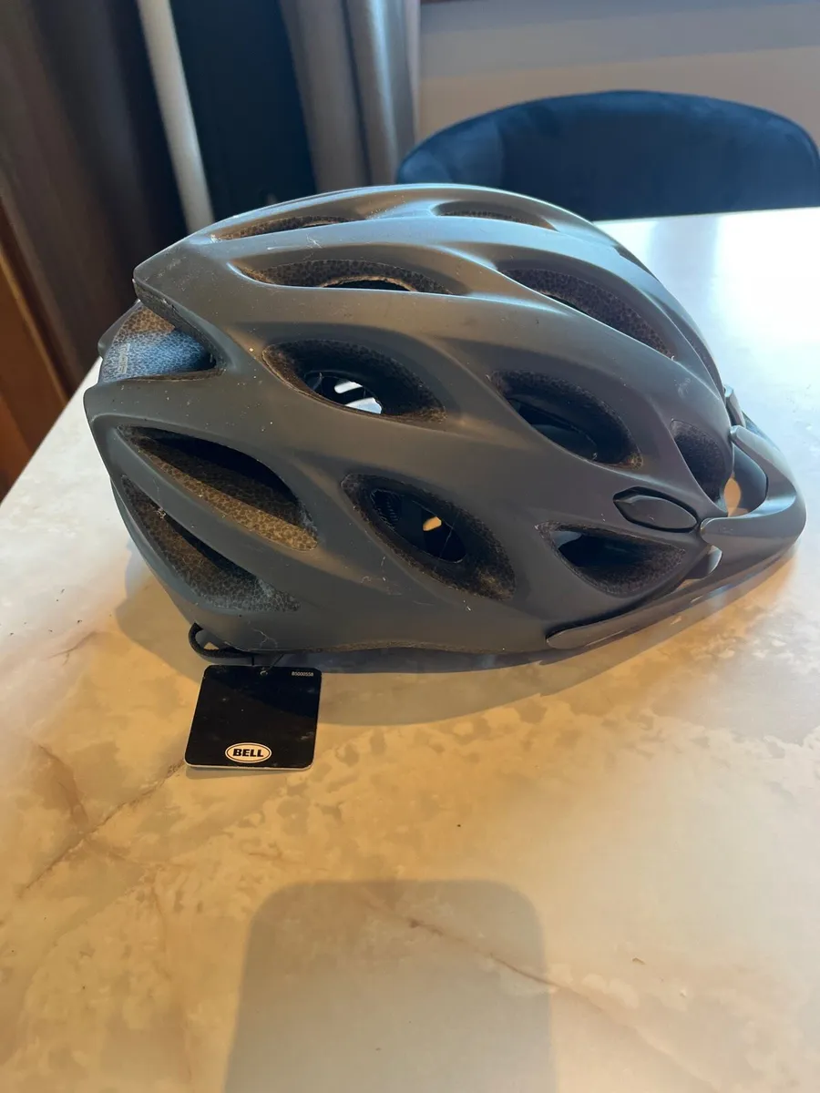 Cycling helmets - Image 1