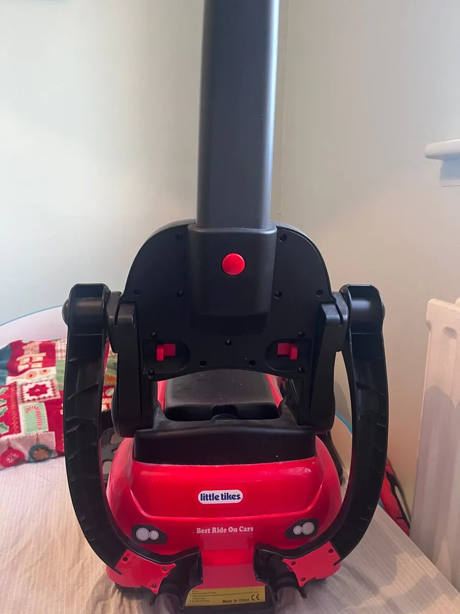 Little tikes ride on car - Image 3