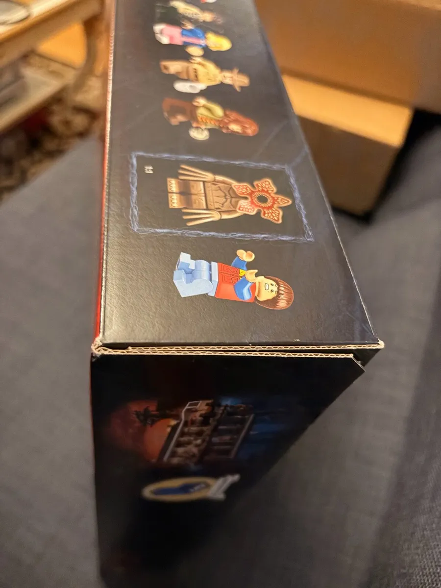 LEGO Stranger Things – The Upside Down (75810) - Image 2