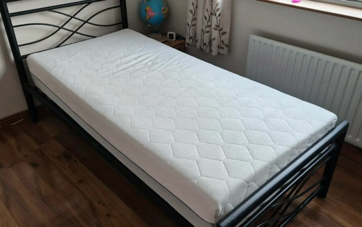 Single bed frame and hybrid mattress - Image 1