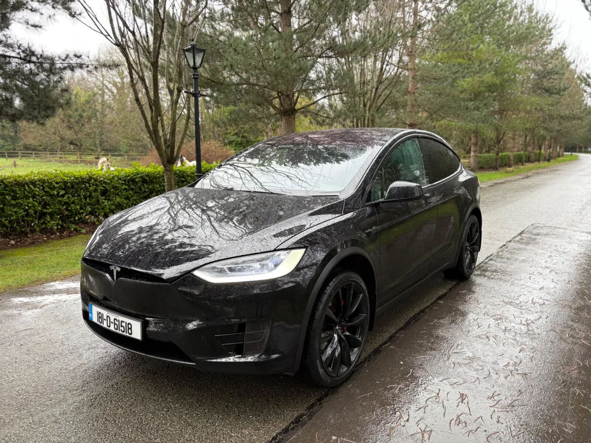 Tesla Model X 2018 - Image 2