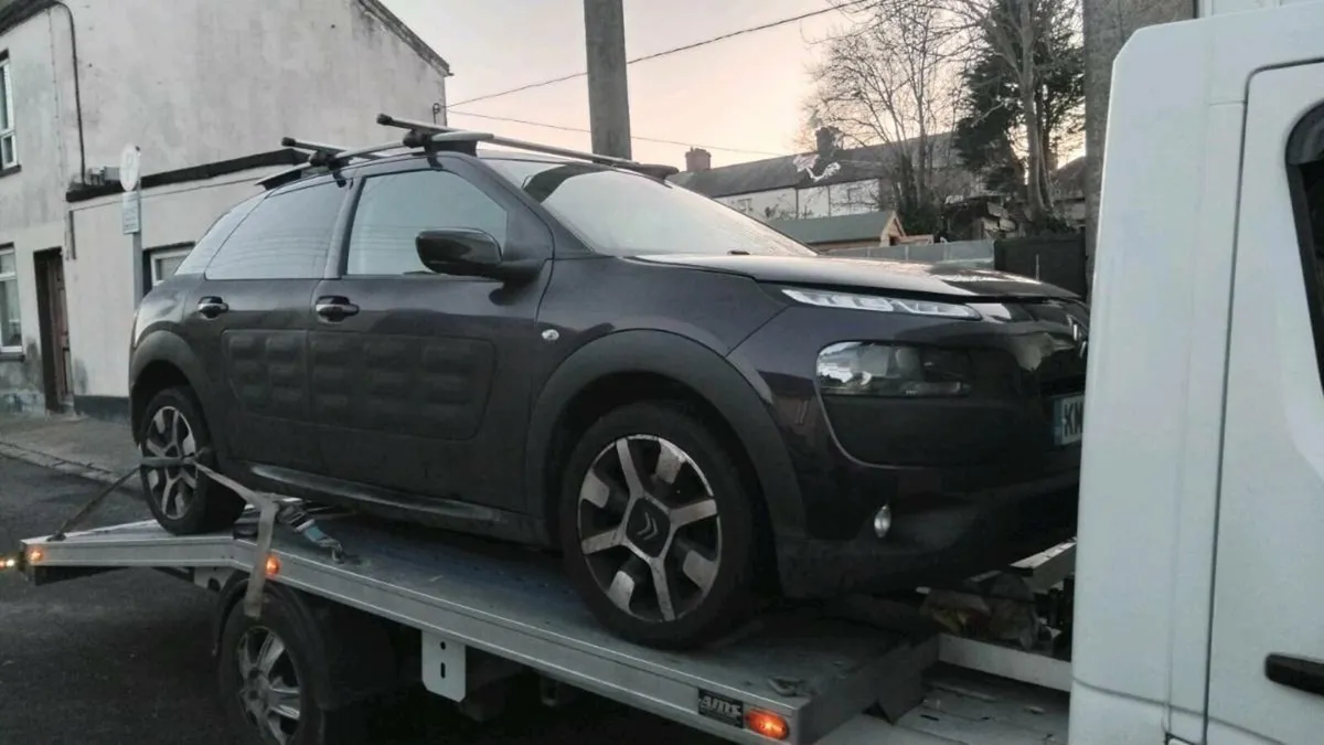 CARS FOR REPAIRS R PARTS - Image 1