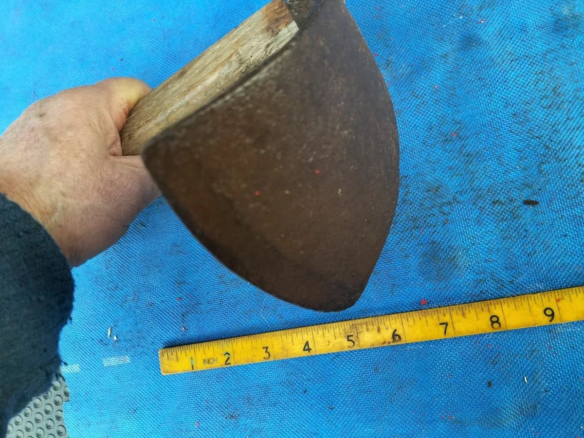 Adze with curved blade - Image 4