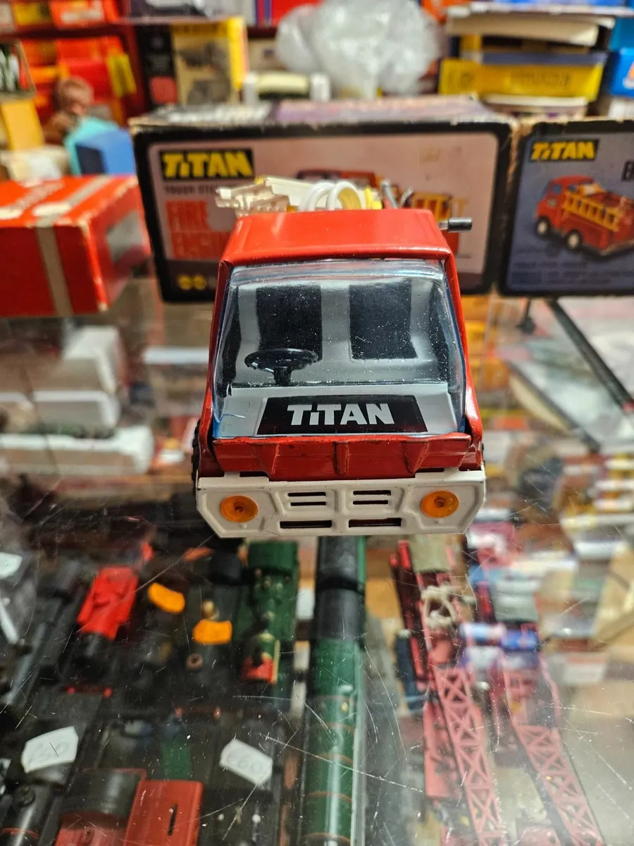 Vintage Marx Pressed Steel Fire Engine - Image 2