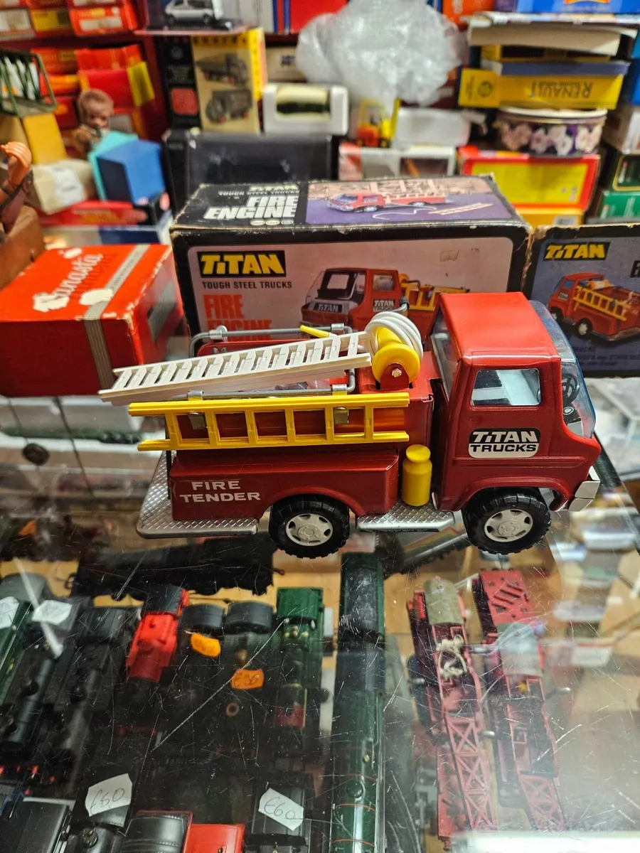 Vintage Marx Pressed Steel Fire Engine - Image 4