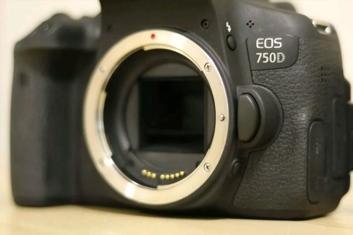 Canon 750D Body Only Digital Camera - Image 4