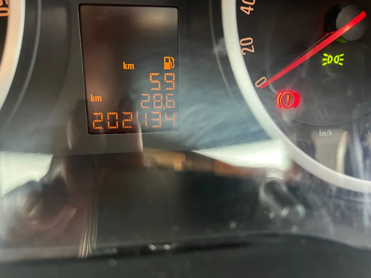 Opel Corsa 2012 - Image 1