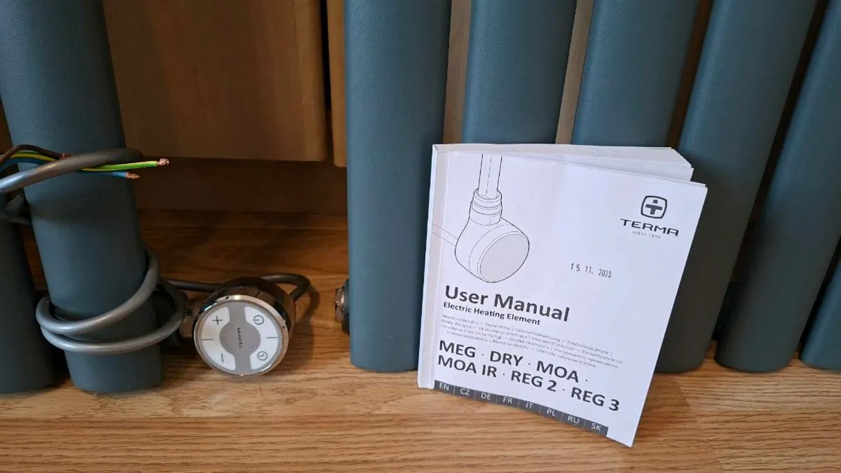 Radiators &  storage heater - Image 3