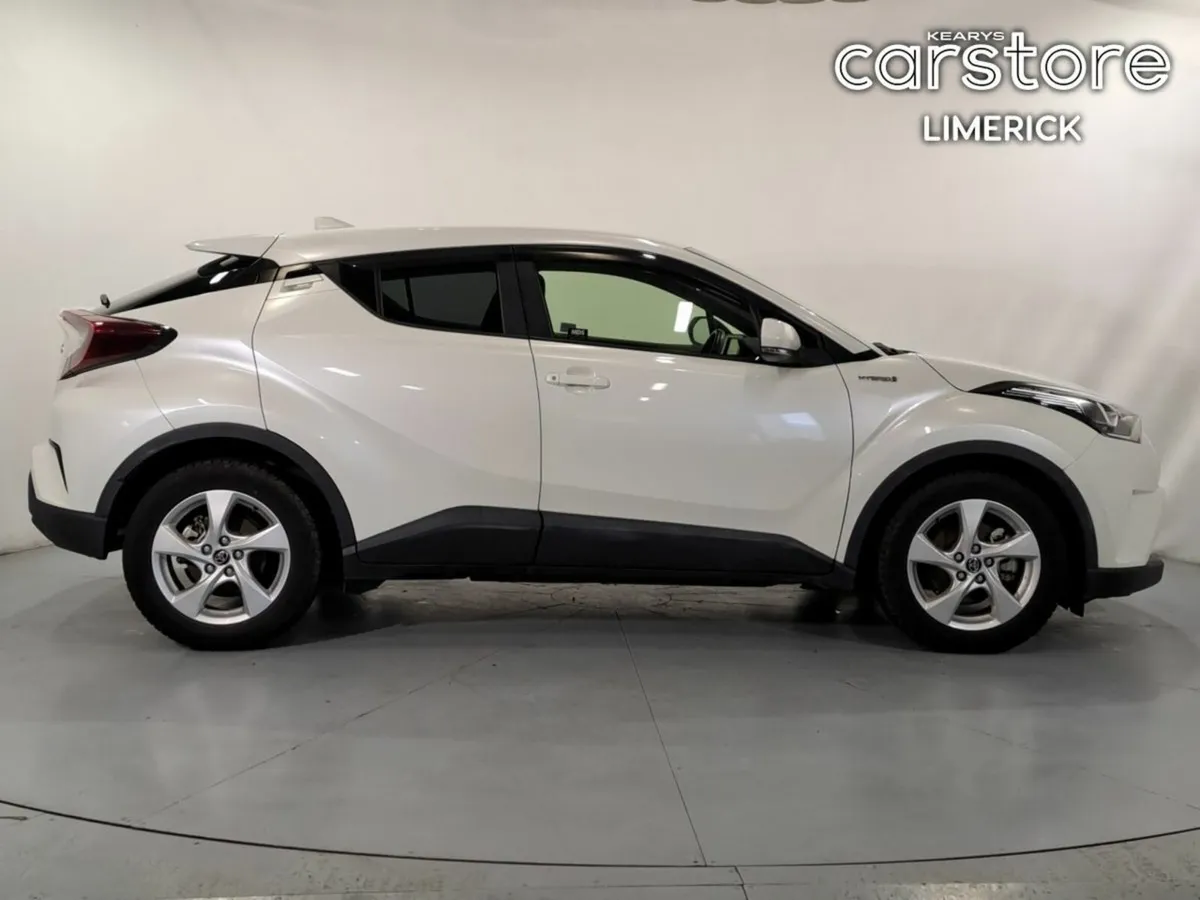 Toyota C-HR 1.8 PET HYBRID - Image 2