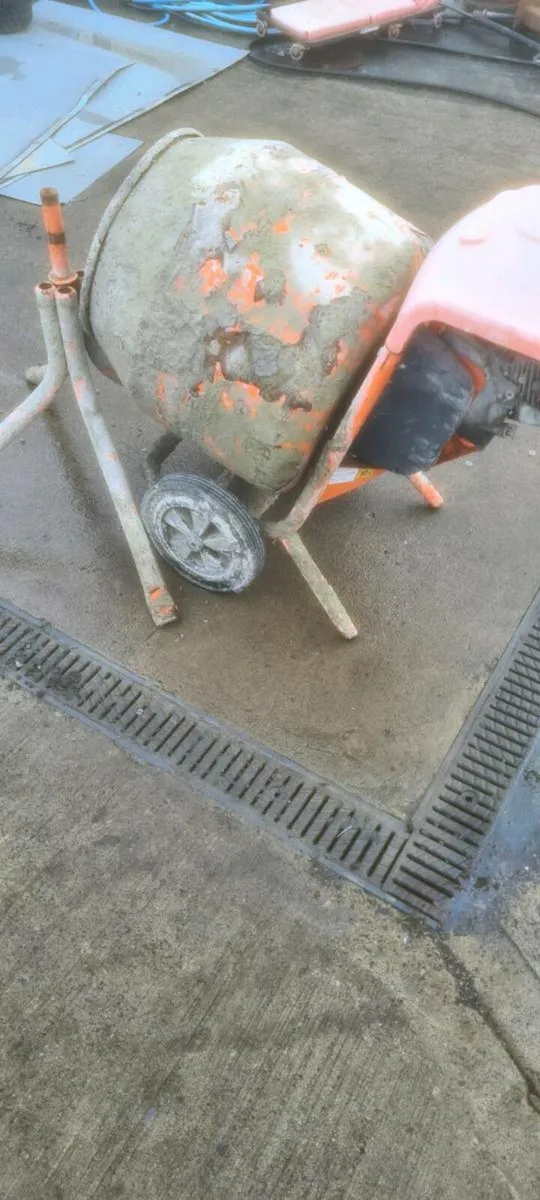 Belle petrol cement mixer - Image 4
