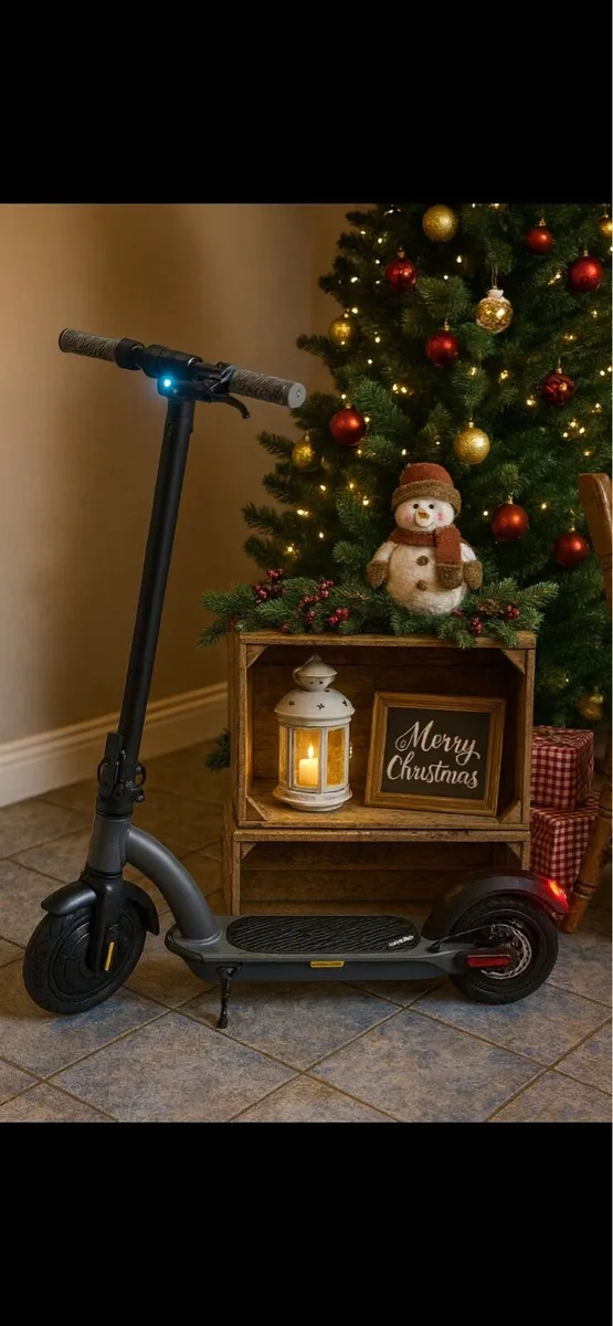 Thorpe 30 Electric Scooter – Excellent Condition – - Image 1