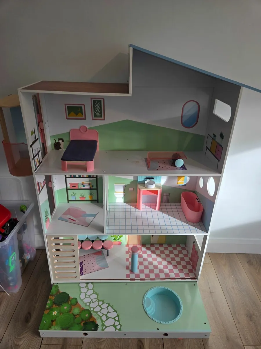 Dolls house - Image 2