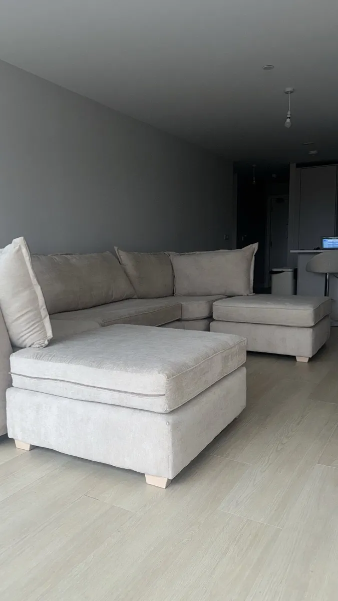 Brand New Luxury Sofa – Never Used – €4,000 RRP - Image 1