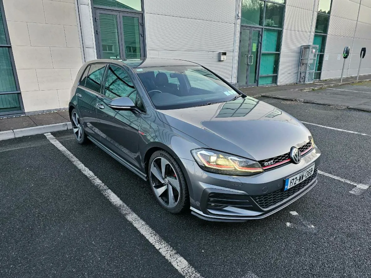 Volkswagen golf GTI 7.5 - Image 1