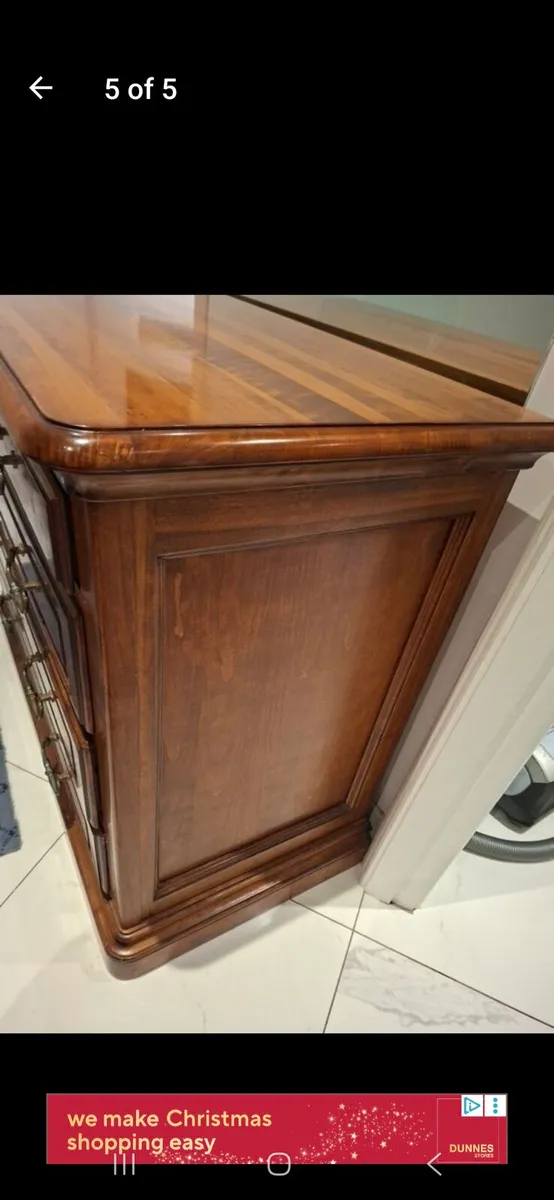 Beautiful Wooden Bureau/Chest of Drawers - Image 4