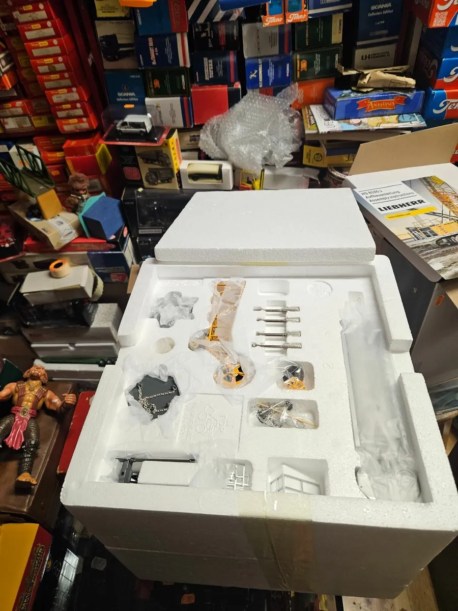 Corgi NZG Liebherr HS 8130 Crawler Crane - Image 2