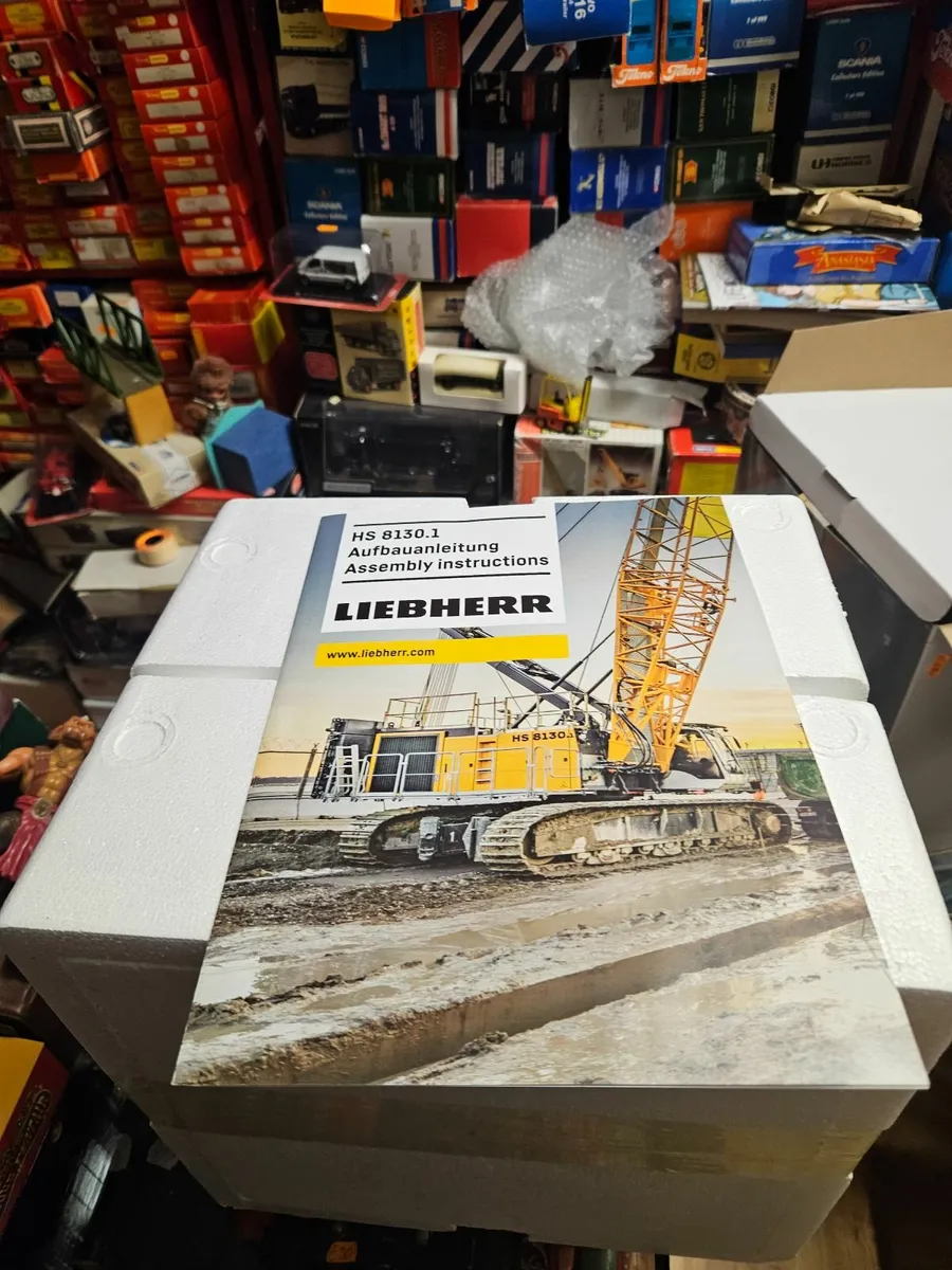 Corgi NZG Liebherr HS 8130 Crawler Crane - Image 4