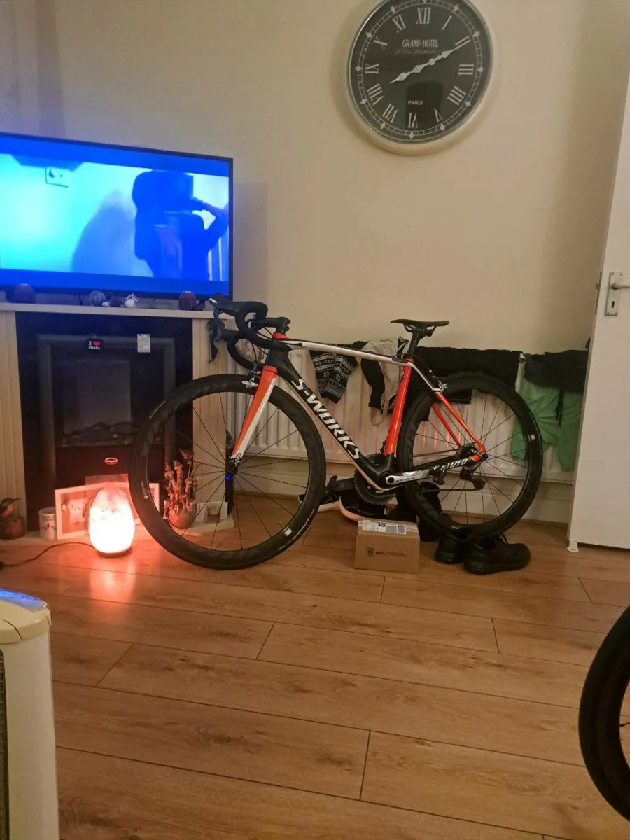 S WORKS TARMAC CARBON ROAD BIKE - Image 2